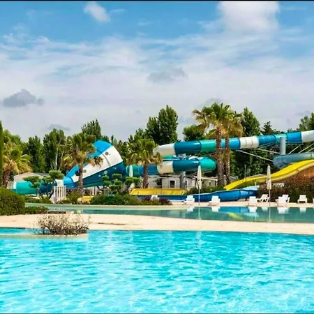 Holiday home Confortable A Avec Piscine Partagee *
