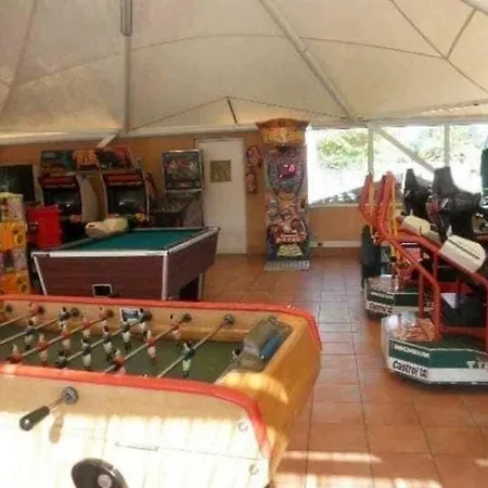 Holiday home Confortable A Avec Piscine Partagee
